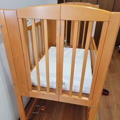 combiベビーベッド　1.5才ぐらいまで　(施設用も兼用可)購入当時の価格127000円のものの画像
