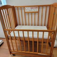 combiベビーベッド　1.5才ぐらいまで　(施設用も兼用可)購...