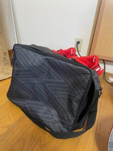 ASICS スノーボードブーツ(専用バッグ付き)