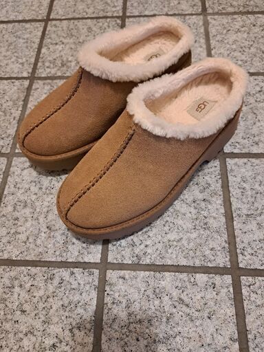 UGGニューハイツコージークロッグ