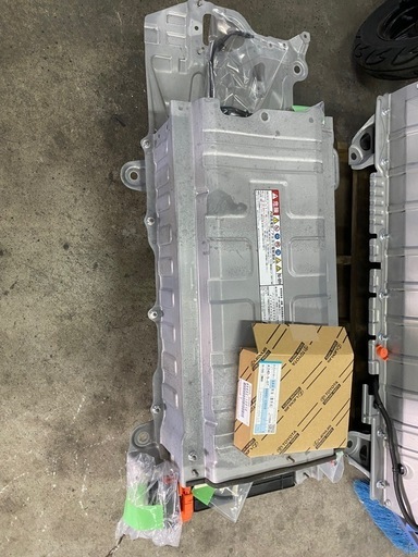 ハイブリッドバッテリー　ZWR80VOXY