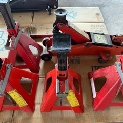 【お取引中】ジャッキとスタンドの５点セット❗️の画像