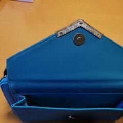 未使用のショルダータイプのお財布の画像