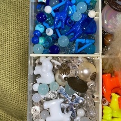 b/ビーズ、パーツセットの画像