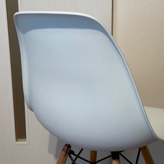 イームズチェア つや消しホワイトの画像