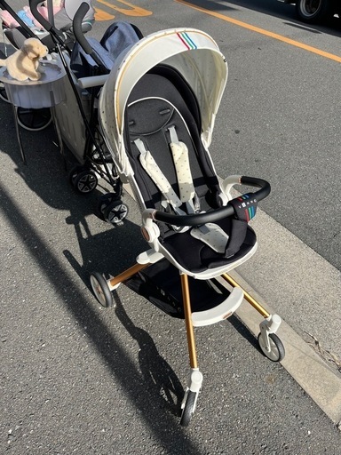 ほぼ新品　ベビーカー