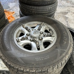 265/70r16100ランクル アルミ付きスタッドレス