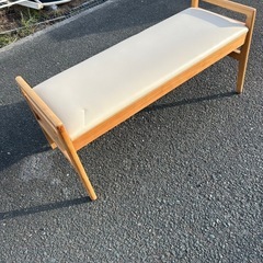 座り心地の良い長椅子の画像