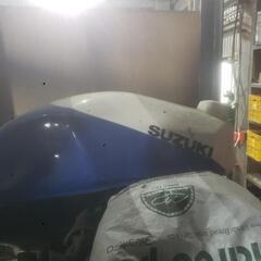 88R1100 タンク