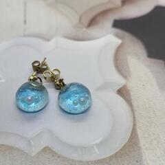 海の青い樹脂ピアス