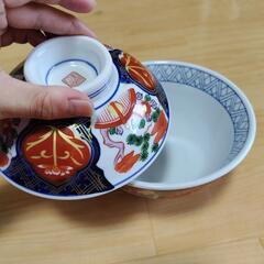 蓋付きどんぶりの画像