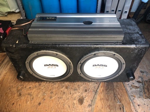 アルパインのZRウーファーとアンプ