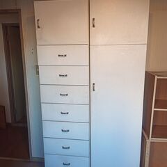  多く収納できる収納棚（引き取り限定）