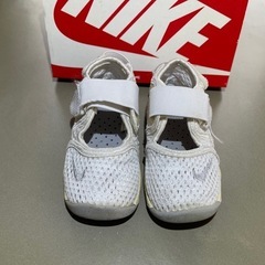 NIKE ベビーシューズ 13.0cm ホワイト 箱付き
の画像