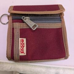 2つ折り財布　mobus
