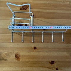 まな板置き、6連フックの画像