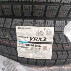  スタッドレスタイヤ 4本セット ブリヂストン(BRIDGESTONE) BLIZZAK VRX2 175/70R14 084Qの画像