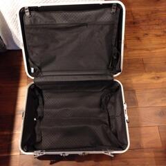 スーツケースの画像
