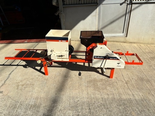 種まき機　クボタきんぱ播種機