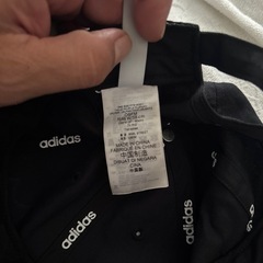 adidasキャップの画像