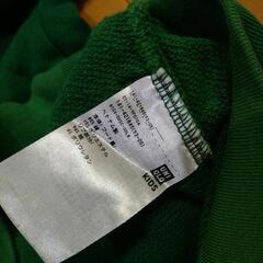 １５０ｻｲｽﾞ　真綠色パーカー　UNIQLO　ポケット有り　の画像