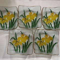 ガラスの器　花絵柄