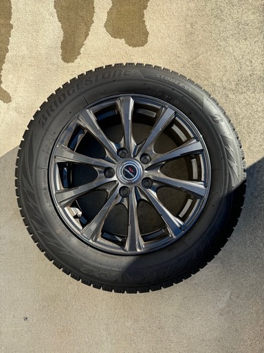 写真更新　ブリヂストン　スタッドレスタイヤ4本　205/60R16