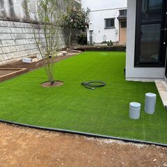 12月2日人工芝お手伝い！【日給12,000円当日現金払い】北佐久郡軽井沢町長倉大日向で人工芝のお手伝い募集（2名）の画像