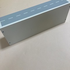 スリーコインズミニカー収納棚の画像