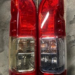 値下げ★ハイエース200系テールランプ★ジャンク 