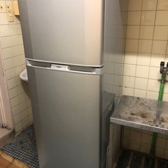 150センチ代の冷蔵庫2台の画像
