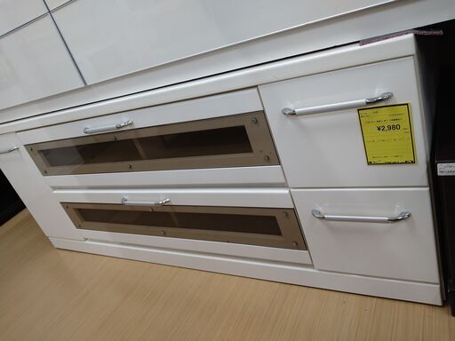 【B126】TV台  ホワイト  背板ﾋﾋﾞ有り 下段扉難あり