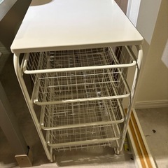 IKEA キャスター付きラック