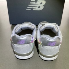 New Balance 996 ベビーシューズ 14.5cm ライトグレーの画像