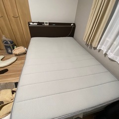 ダブルベッド