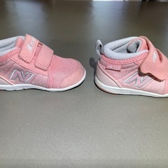 New Balance ベビーシューズ 12.5cm ピンク 箱無しの画像