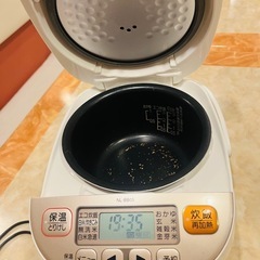 炊飯器の画像