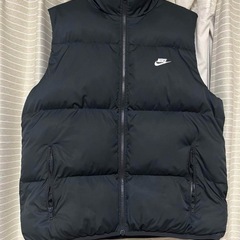 美品　NIKE ダウンベスト　ブラック　L