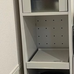【本日午前10時掲載終了】食器棚【白】スリムで炊飯器も置ける　