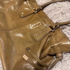 TOD’S トッズ ショルダーバッグ カーキの画像