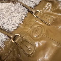 TOD’S トッズ ショルダーバッグ カーキの画像