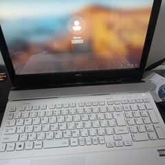美品NEC　高性能Core i7搭載 高速SSD240G　メモリ8G　タッチパネル　Webカメラ内蔵　 テンキー　大画面フルHD15.6インチ　高音質スピーカー内臓の画像