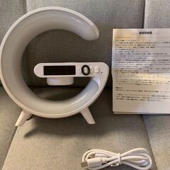 【新品】ワイヤレス充電機能を兼ね備えたスマートワイヤレススピーカー 目覚まし時計の画像
