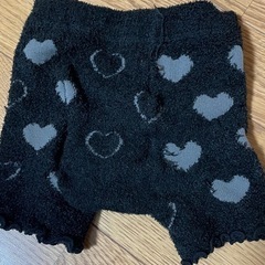 ハート模様の黒い毛糸のスパッツ　100-120サイズ