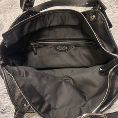 TOD’S トッズ　ショルダーバッグ　ブラック
　の画像
