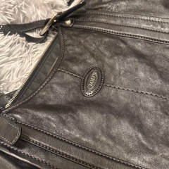 TOD’S トッズ　ショルダーバッグ　ブラック
　の画像
