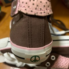 新品　　スニーカー　　22.5cmの画像