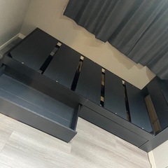 ベットフレーム　コンセント　引き出し付き