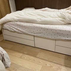 ベッド。