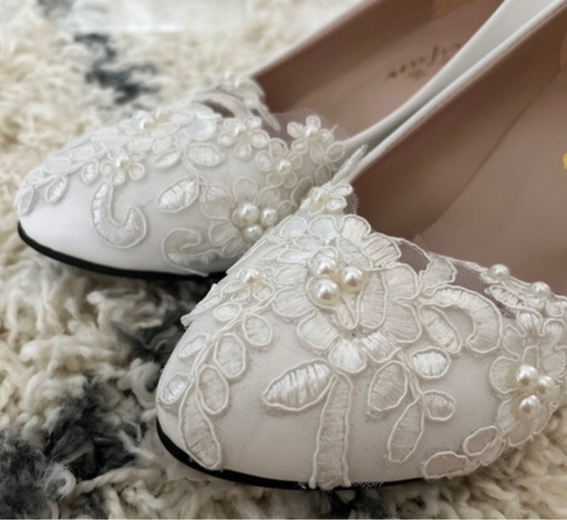 ウェディングシューズ　花嫁パンプス　白レース